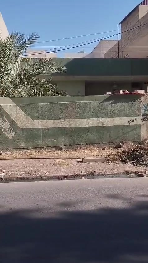 للبيع للبيع دار سكني ملك صرف طابو الزهورشرط الوكاله والتحويل المساحه ٢٠٠م واجهه ١٠ عمق ٢٠ البيت بحساب ارض / السعر / 108 مليون وبي مجال /  طابق واحد غرفتين نوم وهول واستقبال وصحيات ومطبخ وكراج وبيتونه وسطح الموقع الموصل الجانب الأيسر حي السماح الاولى قرب جامع ابويعلى الموصلي مدخل الاولى / للتواصل والاستفسار:
📱 *********** / زين 
📱 *********** / كورك 
📛 ابو ياسر للعقارات / نستقبل جميع العروض في احياء الموصل /
▪️ سكني 🏡
▪️ تجاري 🏬
▪️ دواَنم وأراضٍ استثمارية 🌟
