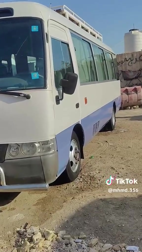 السلام عليكم كوستر ٢٠١١ جهازه للخير سياره كير اكسن مكينه سله داخليه قلاب ستاركس تخم تاير سياره ***********
