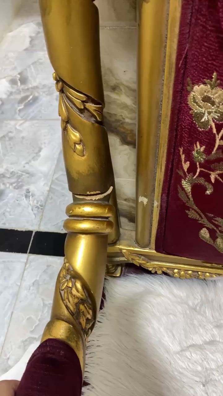 تخم للبيع ٨ مقاعد ب١٠٠ الشراي يراسلني خاص ع هذا الرقم ***********
