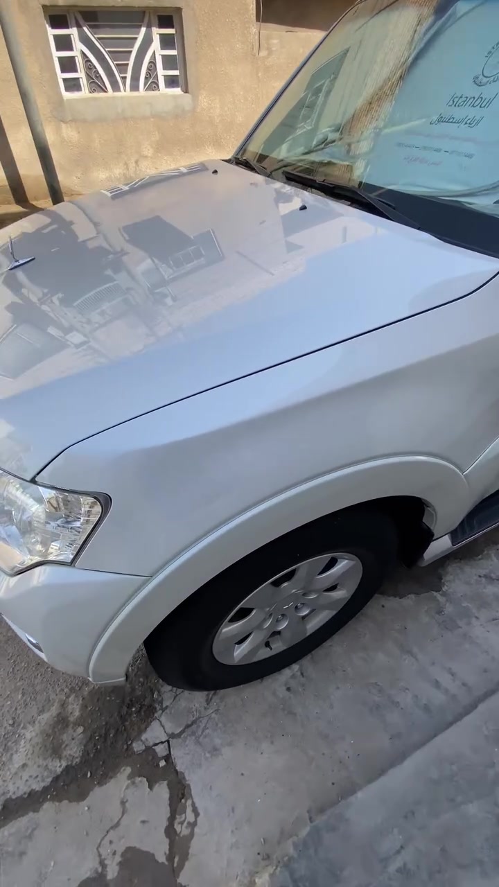 السلام عليكم
للبيع او مراوس باجيرو حبتور فول مواصفات رقم أربيل الإنكليزي 
سيارة مديل 2017 مكفولة من البارد و الصبغ 
ماشية 113 الف كيلو السيارة استعمال شخصي 
يعني مال بيت السيارة نظيفة بشكل ام الادمام
محرك 3500 مكان السيارة بغداد حي الاعلام 
السعر 205 بيها مجال رقم تلفون 
***********
