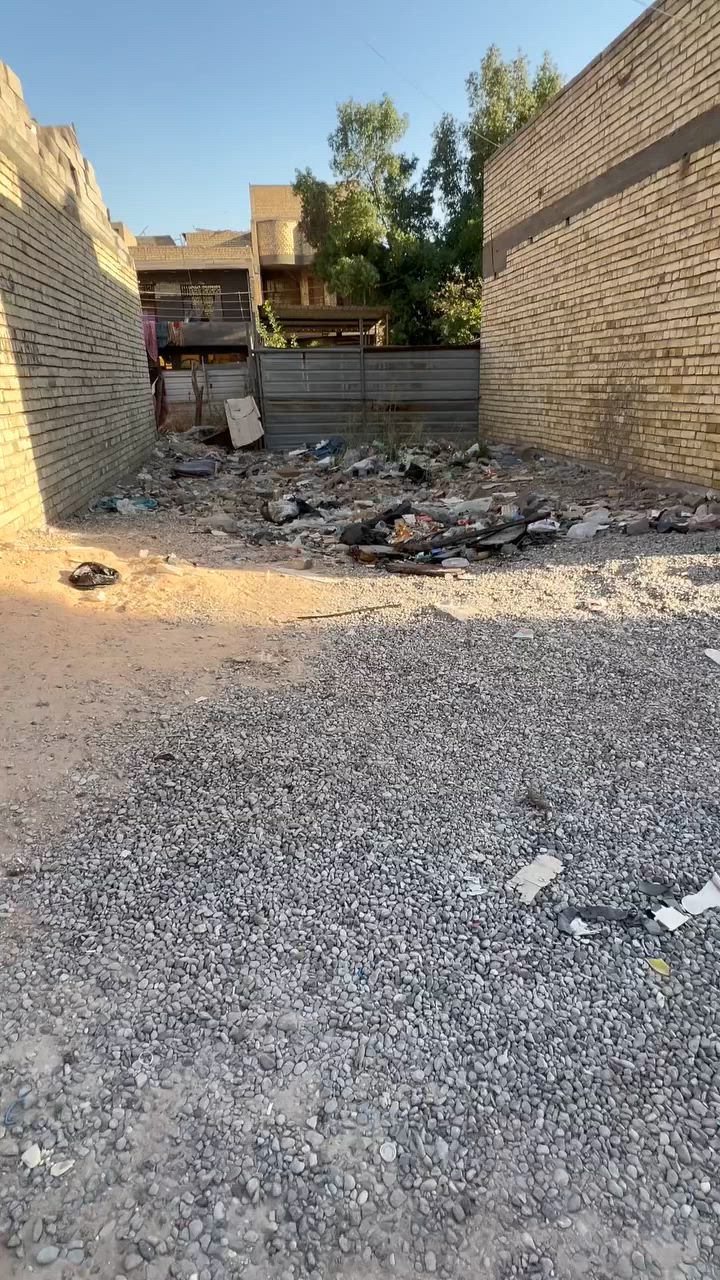 قطعه للبيع 65متر العنوان العبيدي الرئاسه شارع 20 متوفر ماء وكهرباء ومجاري علحسب الأصول زراعي للأستفسار ***********
