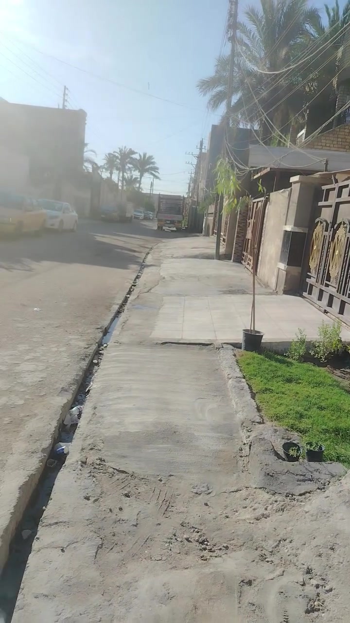 سلام عليكم بيت بغداد شرطة خامسه قريب شارع عام بنا حديث لبيع استفسار ***********
