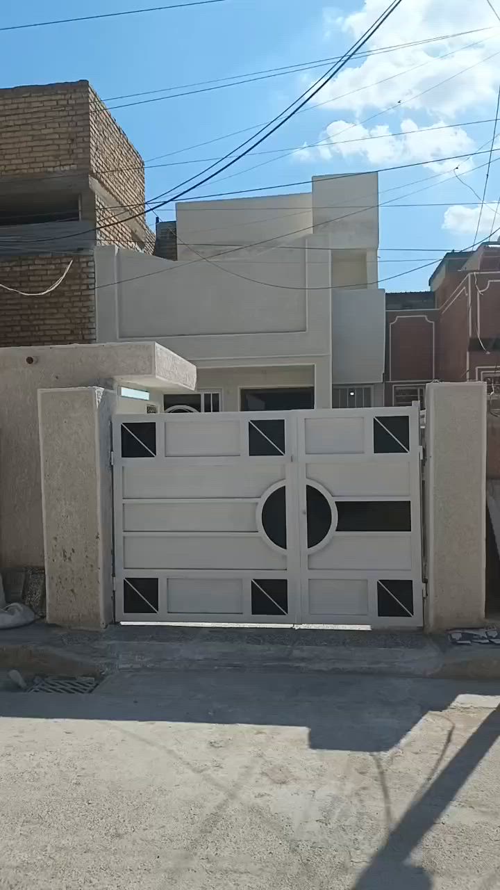 بيت في الحسينيه منطقه ال 4000 محله 211 البيت كامل من كلشي فقط الحمام الخارجي مساحته 100 م تواصل او استفسار ***********
