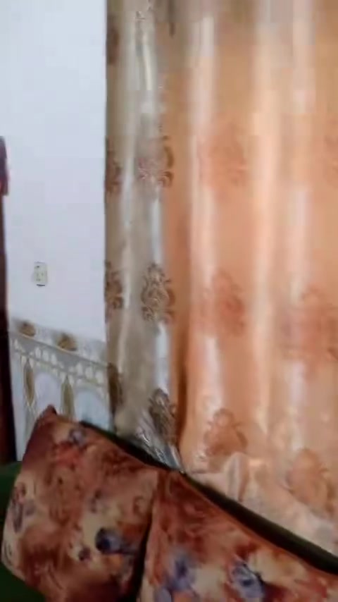 سلام عليكم بيت. بقطاع صفر.  مساحه ٦٥نضيف. مثل مجاي اشوف. مال عائله صغيره الاستفسار عل رقم ***********
