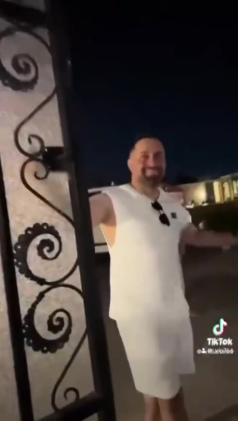 مزرعه فايف ستار بغداد،🌟🌟🌟🌟🌟
عنوان للرفاهية والجمال، حيث المسبح يعكس جمال الطبيعة، وغرف النوم توفر الراحة والاسترخاء، والألعاب تضيف المرح والمتعة. إنه المكان المثالي لقضاء وقت مميز مع العائلة أو الأصدقاء.

بغداد - ابو غريب
مزرعة فايف ستار بغداد vip 
للحجز والاستفسار
***********
موثوقه بتطبيق اجرلي- Ajirly لتأجير المزارع السياحية
#اعضاء 
Five Star Farm Baghdad, 🌟🌟🌟🌟🌟
A destination for luxury and beauty, where the pool reflects the beauty of nature, the bedrooms provide comfort and relaxation, and the games add fun and enjoyment. It's the perfect place to spend quality time with family or friends.
For reservations and inquiries:
***********
Trusted on the Ajirly app for renting tourist farms
#Members
