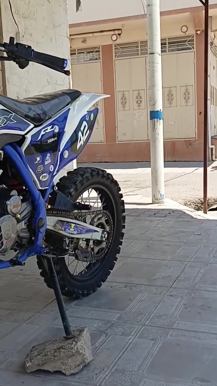 السلام عليكم بيع سريع قفاز CRXموديل ٢٥محرك ٣٠٠ccنضافة فول شلعة ومعدل فول السعر 1050وبي مجال اتصال على الرقم *********** مكان ديالى قره تبه
