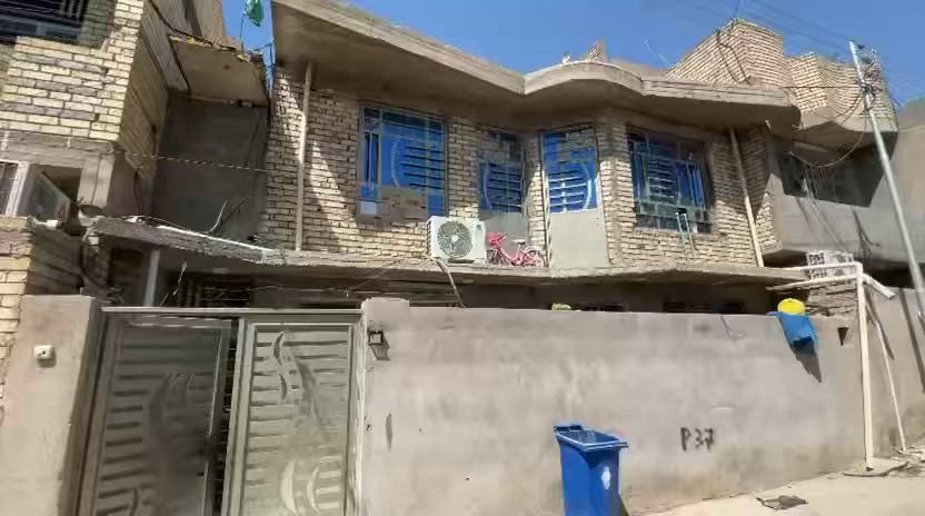 دار للبيع في البلديات حي التراث 
مساحة الدار 100 متر مربع. 10x10
يحتوي الطابق الارضي على استقبال + مطبخ + غرفة نوم + حمام داخلي وخارجي
يحتوي الطابق الثاني على غرفتين نوم وحمام
للاستفسار الاتصال على الرقم ***********
***********
بيه واتساب ايضاً
السعر : 115 وقابل للتفاوض.

