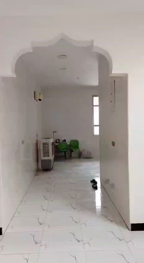 دار سكن طابق واحد في شارع الكفاح.
حي الحوراء ..المربع الذهبي 300م.
غرفتين نوم 5*5
استقبال 10*5.
مطبخ 7*5
كراج  حديقة .
الخدمات المنطقة كاملة .
للاستفسار ***********.
السعر 185قفل..
