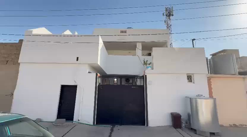 دار 🏠 معروض للبيع في حي الكفاح شمالي قرب مستوصف الكفاح ومدرسه المقدسي البيت طابقين مكون من أربع غرف واستقبال المغاسل والارضيه سيراميك بالكامل والسعر 60 بي مجال ‭***********‬
