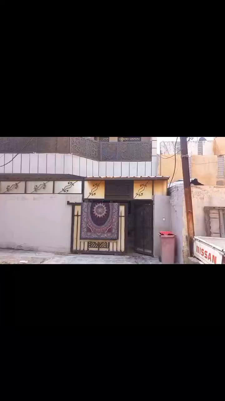 السلام عليكم ورحمة الله وبركاته
عندي بيت م130 متر مربع واجهه 10 النزال 13 بيت بناء 2024 بناء درجه اولى طابقين 4 غرف نوم 
العنوان الزعفرانيه شارع المعهد مقابيل المعهد و قرب مدرسة الصمود 
طابو ملك صرف 
السعر مناسب جدا
للبيع ويرهم مراوس داخل الزعفرانيه طابو 
***********
