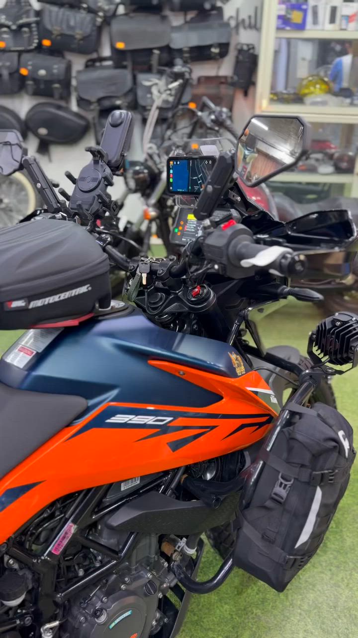 🔥 للبيع KTM Adventure 390
موديل 2022 🔥
دراجة نظيفة جداً وبحالة الوكالة ✨  

يتوفر نظام التقسيط عبر ماستر كارد الرافدين 💳 🌟

السعر 7.250.000🔥

ماشية فقط 4.000 كم ✅  

داخل الضمان - عجلة الخليج لحد 12,000 كم 🔒

💥 تزويد قوي ومتكامل:

✔️ حماية كاملة للدراجة  

✔️ إضافات وسفرات جاهزة  

✔️ صناعة شركة نمساوية

✔️ اقتصادية وعزم ممتاز  

✔️ مناسبة للمدينة والسفر والخطوط

⚡ محرك 390cc  

⚡ ABS + Traction Control  

⚡ شاشة TFT ملونة  

⚡ Quick Shifter  

⚡ نظام ملاحة وربط هاتف

📍 الموقع: بغداد - الدورة  

📞 للتواصل والاستفسار:  

***********  

اتصال + واتساب
