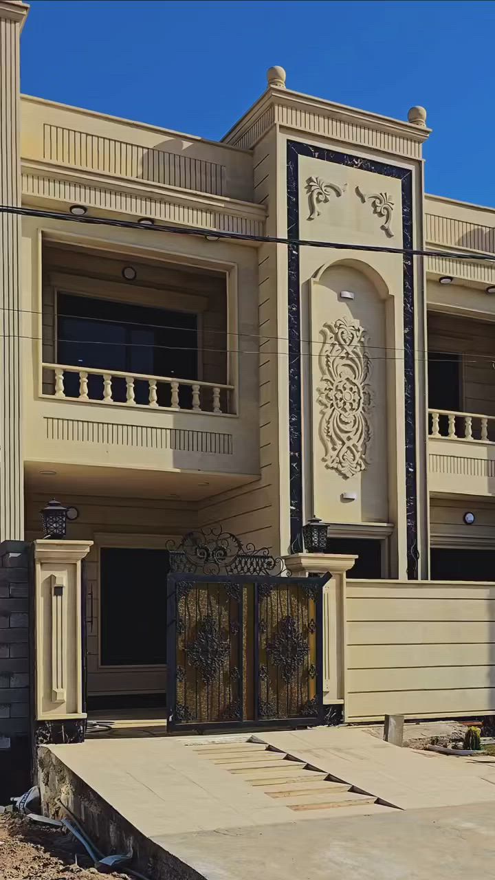 للبيع #دار في #تكريت التصنيع زيرو نظام ملكي🏰 فول مواصفات وجاهز للسكن 🏰
#مساحة 200  متر 🏠
#واجهة 10 م ونزال20 م
#موقع دار جدا مميز قريب جدا على شارع 60  
#وشارع20
#يحتوي الدار على 🏰
#واجهة الدار حجر حلان 🏰
#الدار كله سحب مغربي ملكي مع نقشات 🏤
#غرف نوم عدد 5 🛌 🛌
#صالة استقبال ملكي 🏰
#صالة وسطية ملكي عدد 2 🏰
#مطبخ حار وبارد ملكي 
#مجاميع داخلية وخارجية 
#حمامات داخلية نظام دفن  🛀
#نظام تأسيس غاز دفن ونظام جزامه
#نظام تأسيس كامرات وانترنيت📹
#سطح شتايكر
#حديقة  🌲🌴🌳🌺⚘️
#ابواب خارجية قاصة درجه 
#للإستفسار 
#مكتب مياسين للوساطة العقارية في#تكريت 
#للاتصال***********
