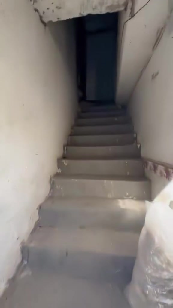 بيت لليجار طابق اول مساحة ١٢٠ يحتوي على صالة كبير + غرفة نوم + مطبخ كبير + خدمات صحية غربي شرقي + صطح اشتايكر البيت في منطقة الوشاش تلفون ***********وتساب ***********وتساب او مراجعة مكتب الخبير للعقار ومن للة التوفيق
