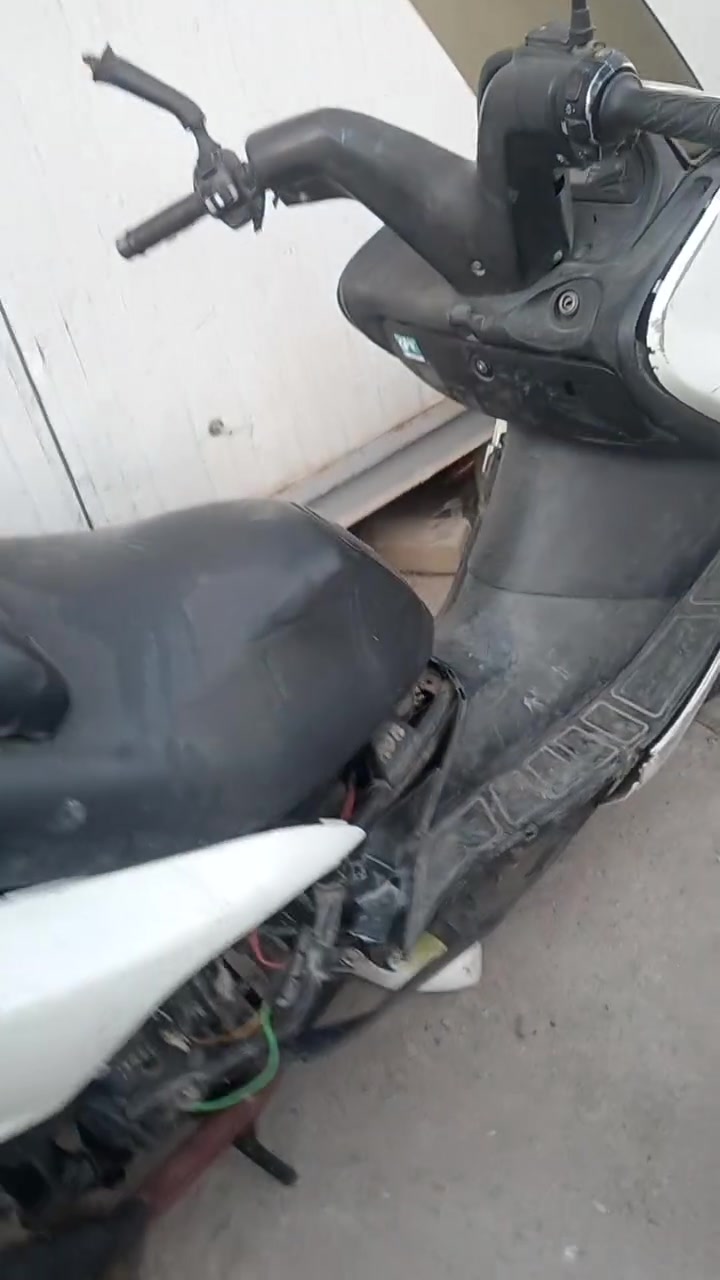 السلام عليكم فرخ ماجسته هندر تجفيت جديد ومبين انكلبت بيه وريد ابيعه كوم حديد انكلبت ما اشتغلت سعر التجفيت ١٢٥ رقم ***********  السعر قفل ٢٠٠ بلديات
