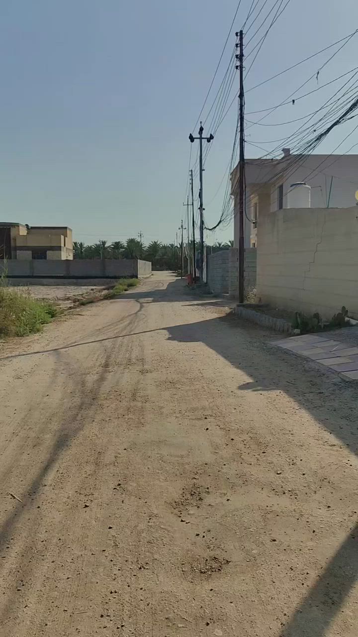 قطعه 100 متر وجه 7.50 طابو سند 25 اقرار محكمة مباشر من صاحب السند موقع مميز جدا كافة الخدمات متوفرة موقع شارع الحسينيه السايدين وتنزل منطقة الشاهر قريب جدا للشارع سعر 17 مع المجال للمشتري 
‏‪***********‬‏
‏‪***********‬
