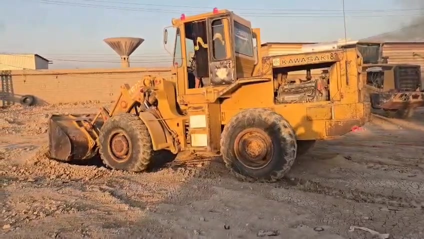 سلام عليكم 
البيع شفل 70 بي مديل 83
جاهزه العمل كير محرك جديد 
رقم بغداد 
العنوان بغداد 
السعر 170وبي مجال
***********
