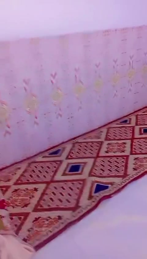 السلام عليكم بيت مساحته 50 متر للبيت منطقة الشعب حي المهندسين نقصه بيتونه ما كامله جاهز من كلشي كاشي سيراميك جدران كهرائيات البيت جديد زراعي السعر 43 بي  مجال الشراي يتصل ***********
