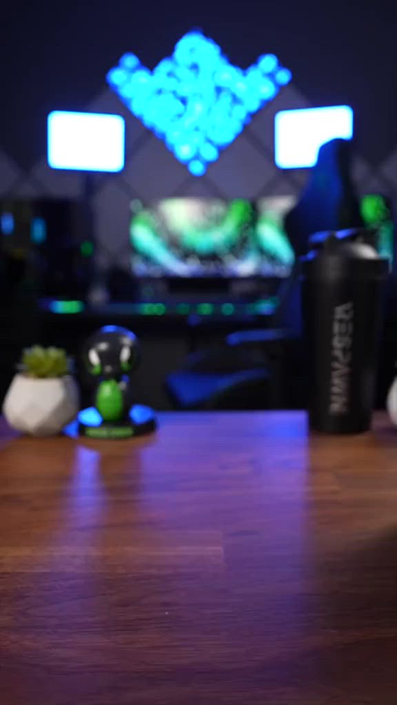 Razer Viper V3 Hyperspeed Wireless Gaming Mouse 🕹️🔥

لكل شخص يدور على أداء وتوب فورمنس بالألعاب، الماوس غني عن التعريف ومن الأفضل في الفئة الاقتصادية/المتوسطة من Razer.
المواصفات والأداء:
مستشعر (Sensor) بدقة عالية واستجابة خرافية بدون أي تأخير.
عمر بطارية طويل جداً.
حالة الماوس ممتازة ونظيفة تماماً (الماوس يظهر بالكامل في الصورتين 559847.jpg و 559848.jpg للتأكد من نظافة القطع السفلية والبودي).
السعر: 65.000
التسليم يد بيد في [ بغداد ] أو متوفر شحن على حساب المشتري.
تواصل خاص للمزيد من التفاصيل. ***********
