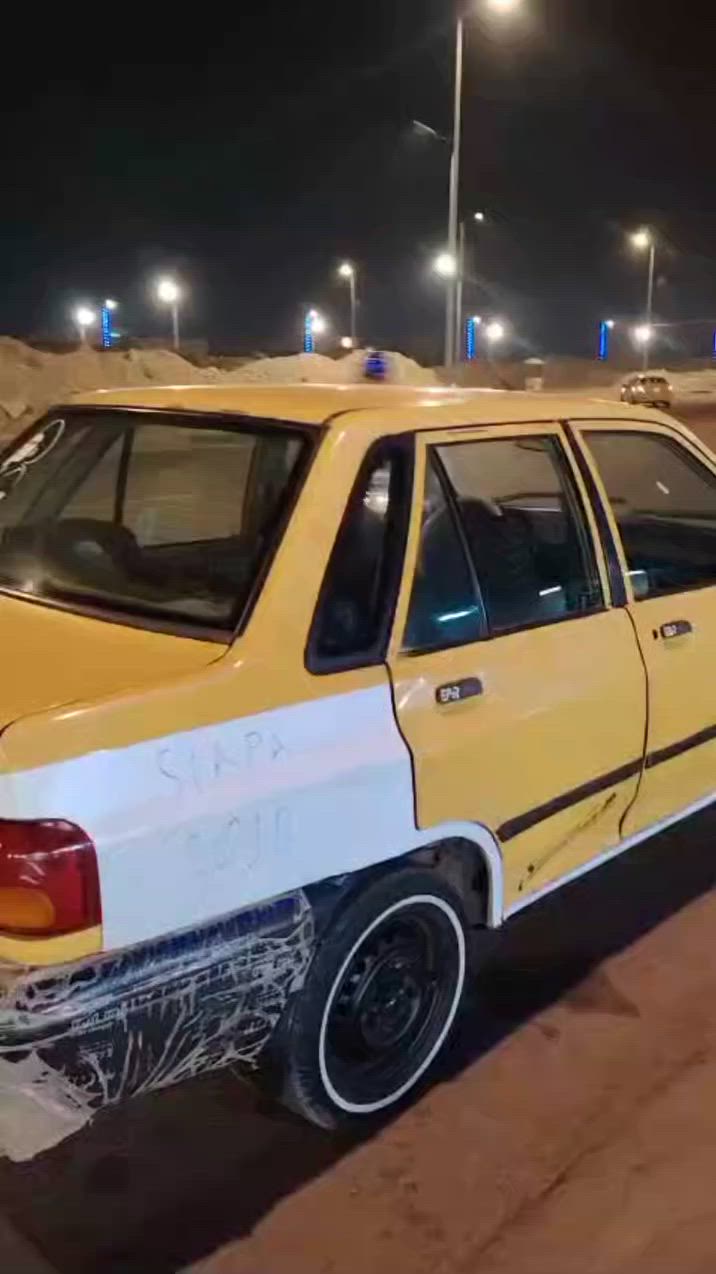 السلام عليكم شباب سياره سايبه للبيع 2010 جير مكينه مقفول تخم تاير جديد كهربائيات شغاله منظومه تبريد بها جاهزه بسها تبريد اذا اكو مراوس بكيه بسته راح اخلي رقم تليفوني ما متواجد على النت ***********
