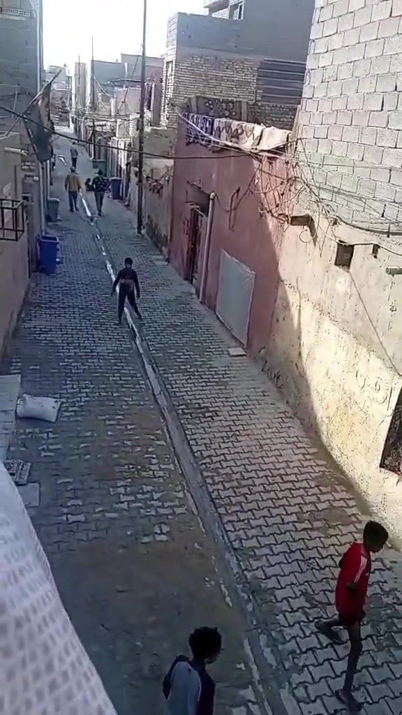 بيت للبيع المساحه 50 متر حي اور الشيشان البيت نظيف كاشي لا يغرك ولا مجاري يحتوي على طرمه وصحيات خارجيه وصاله جبيره وغرفه جوه وغرفه فوك وبلكونه خارجيه ***********
