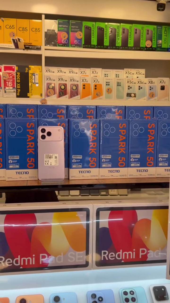 ✨ Tecno Spark 50  
بتردد 120
✅ معالج MediaTek Helio G91
✅ ذاكرة 256GB مع رام 6+6 GB
✅ كاميرا رئيسية 50MP
✅ بطارية 6700mAh مع شحن سريع 18W
مقاوم للماء والسقوط 
✅ بصمة جانبية وتصميم عصري أنيق
✨ Redmi Pad SE (256GB) ✅ شاشة 11 إنج FHD+ بتردد 90Hz
✅ معالج Snapdragon 680
✅ ذاكرة 256GB مع رام 8GB
✅ أربع سماعات Dolby Atmos
✅ بطارية 8000mAh تدوم لفترة طويلة
✅ مناسب للدراسة، الألعاب، ومشاهدة المحتوى 

العنوان 
حلة شارع أربعين فرع ماكس مول 
للتفاصيل 
***********
