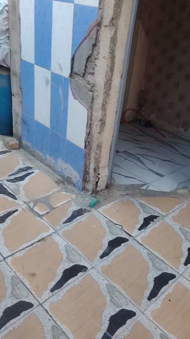 بيت للبيع قرب مول البغدادي مقابل مستوصف الأمير المنطقه كامل خدمات تبليط مقرنص ماء كهرباء
طابقين
طابو صرف
يحتوي على
غرفتين نوم واستقبال وصالة
والطابق الثاني كامل فقط يحتاج ارضيه
الأرضية كاشي كل البيت
صحيات خارجيه وداخلية
البيت صب مسلح
مساحة البيت ١٨٦ متر مربع

*********** 
بيت للبيع قرب مول البغدادي مقابل مستوصف الأمير المنطقه كامل خدمات تبليط مقرنص ماء كهرباء
