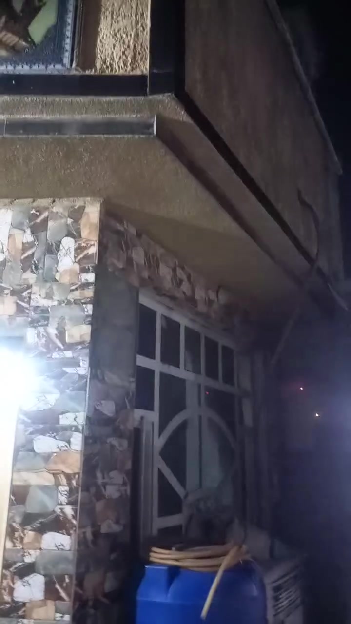 السلام عليكم دار للبيع ١٨٠ متر بلوك في حي الكوفة بداية حي الكوفة للاستفسار الاتصال على الرقم ***********
