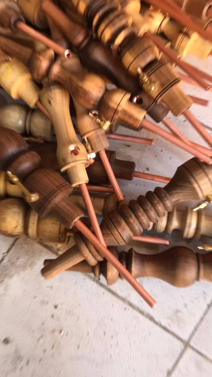 بكارات خشب داخل نحاس شغل درجه  اولى
توصيل كافة محافظات العراق 
جمله فقط 
***********   @إشارة

