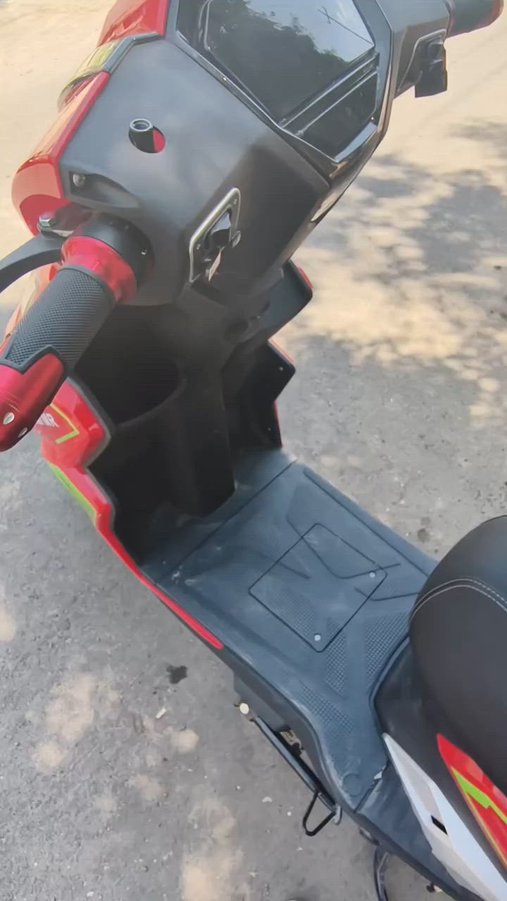 سلام عليكم
ماطور هونداي سكنس 🏍
جديد بعدو ما ماشي بعدو اخو الزيرو
كشي بينو شغال بعدو بل لا يلون   تجي اتجيكو وتاخذ بينو اتراي وين ما تحب صارلي اسبوع من اختو وصراحتن ما عدطلع بينو 

5بطاريات شرط فول 🔋
سرعة 65 حقيقية 🎭
بصمة وتشغيل عن بعد 
نظام بك R
ويمشي مسافه 75 كيلو شرط 
والماطور ماشي فقط 454 ⌛

سعرو من الاخير 
 مليون واربعين الف💸 بينو مجال حك الجي فقط مو عاجبك السعر اعبر المنشور ولا تخابر
***********
وشكرا
