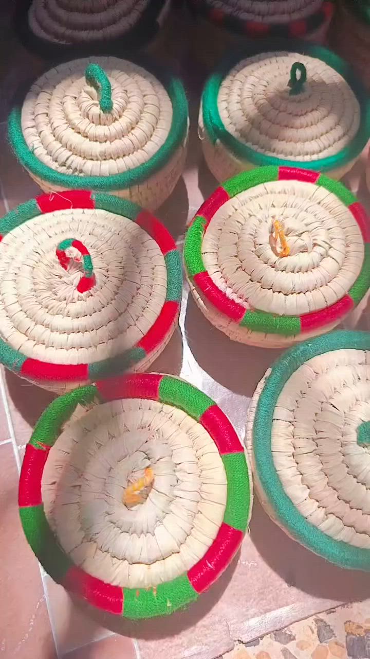 🌾 سلال ومشغولات تراثية يدوية الصنع 🌾
مجموعة جميلة من السلال والحافظات المصنوعة يدويًا من سعف النخيل الطبيعي، بتصاميم تراثية أنيقة وألوان مميزة تضفي لمسة عراقية أصيلة على المنزل. مناسبة لحفظ الأغراض الصغيرة، التقديم، الديكور، وتقديم الهدايا.

✨ صناعة يدوية متقنة
✨ خامات طبيعية صديقة للبيئة
✨ تصاميم وأحجام متنوعة
✨ مناسبة للديكور والاستخدام اليومي

📦 متوفرة بعدة أشكال وألوان
📩 للحجز والاستفسار يرجى التواصل على الخاص.

تراث أصيل... ولمسة جمال في كل بيت. 🌿💛


**إذا كنت صاحب هذا الإعلان وتريد حذفه لأي سبب، رجاءا أرسل رسالة إلى الدعم الفني**