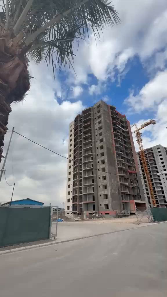 فرصة مو طبيعية بأربيل | المفاتيح بعد شهرين بس! 🔑
شركة باغي چومان العقارية عندها 20 شقة للبيع بسلافا سيتي، شارع 150م، قريبة من مستشفى ماجدي، جنب القرية الإسبانية وقريبة من منطقة القنصلية الأمريكية. موقع يحكي عن نفسه.

🏠 عندنا نوعين:

▪️ سويت غرفتين نوم | 140م² ← $64,000
▪️ سويت 3 غرف نوم | 200م² | 3 بلكونات ← $83,000

📌 نقد بس | الأسعار قابلة للتفاوض
⏳ تسليم المفاتيح: خلال شهرين
🔢 20 وحدة بس المتبقية

إذا انت أو أحد تعرفه يدور بيت أو استثمار بموقع مميز بأربيل، هذا هو الوقت المناسب.

اتصل بينا أو راسلنا على واتساب هسة:
 📲 ***********

— شركة باغي چومان العقارية
📍 شارع 150م، سلافا سيتي، قريب مستشفى ماجدي، أربيل
