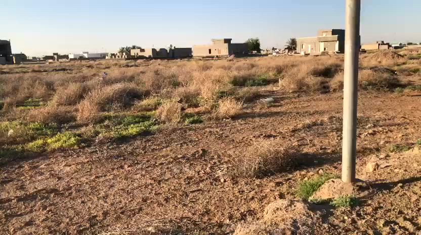 قطعه أرض معروضه للبيع المساحة 1350 متر نزالهه29  كهرباء يمهه و مي يمهه قريبه على مدرسه التل الاخظر قطعه كلش مرتبه مي و كهرباء و مدرسه و جامع قريب عليهه يلي يريد يتواصل على هذه لرقم *********** كلشي موضح بل صوره و لمقطع هم لموقع مالهه موجود تكدر تشوفهه قبل لا تتصل

