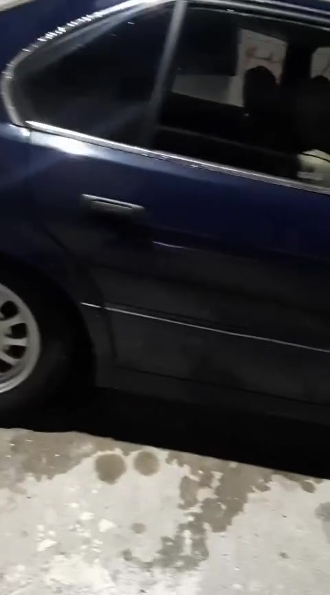 مكلف بالنشر 
سيارة BMW حجم 520 ما بيها ضرر ما تصرف عليها دينار كاملة مكملة و حقيقتها احلى من الصور جواها ويل كب مال صقر طخم تاير جديد محرك وكير شرط محرك كبس كابون بنزين بيها مكانها الموصل حي القاهرة السعر 60 ورقة بيها مجال قليل رقم صاحبها***********

