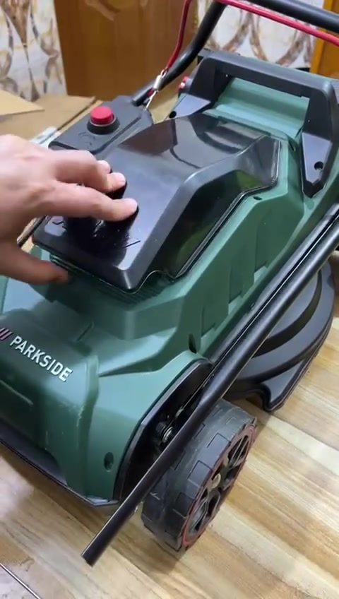 جزازة عشب ( مكينه قص الثيل ) من نوع Parkside X20V مميزاتها : 

* تعمل على البطارية 
* نظام تعديل مركزي على طول العشب بدقة وسهولة 
* مزودة بشفرة متينة حتى تضمن قص نظيف وسريع  
” السعر 40 الف “ 
للتواصل والاستفسار : ***********
متاح توصيل لجميع المحافظات
