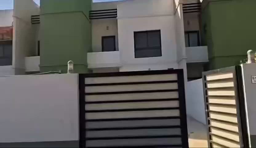 🏡 للبيع – بيت في مجمع الغدير / كربلاء المقدسة •••
📍 الموقع: داخل المجمع، بموقع ذهبي ومميز جداً

📐 المساحة: ٢٠٠ متر

يتكوّن البيت من:

✨ ثلاث غرف نوم (إحداها ماستر روم / سويت)

✨ صالة كبيرة وواسعة

✨ مطبخ كبير

✨ ٣ صحيات

✨ حديقة + كراج خاص

البيت يليق 
للعوائل الباحثة عن الراحة والهدوء 🌿
للتواصل : ***********
