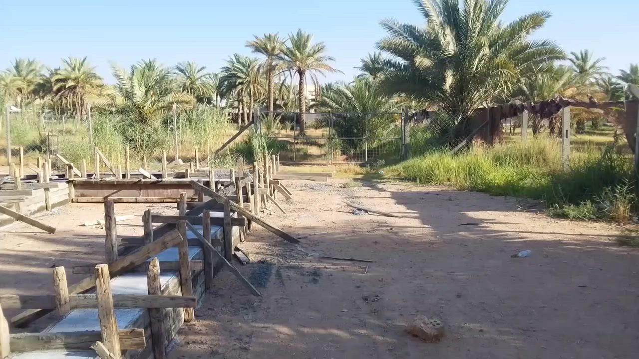 السلام عليكم توجد ارض مساحتها 300متر طابو زراعي سند 25مكاتبه مع صاحب الملك مباشر متوفر جميع الخدمات المكان كربلاء منطقه الامام عون ع شارع بغداد كربلاء للاستفسار الاتصال ع الرقم ***********
