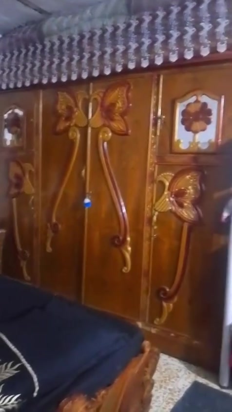 غرفه للبيع خشب صاج ثكيل ضرر المرايه وكومدي واحد  سعر350وبيها مجال بسيط عنوان لمعامل - الحسينيه - شارع سيد مطر 
الرقم:***********
