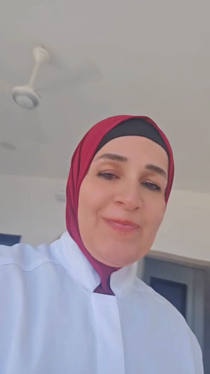 شوفوا الفيديو وتصلوا عليه لأن بأجر بقوة الله عز وجل اخر يوم بل التخفيضات والعروض والحجز المسبق عل الواتساب تنوريني *********** أخصائية التغذية العلاجية والغذاء الصحي الشيف وداد فرمان مطعم اسلوب حياة صحية الكرادة العرصات أحبكم هوايه وأخاف على صحتكم اهتموا بيها لأن الصحة والعافية غالية

