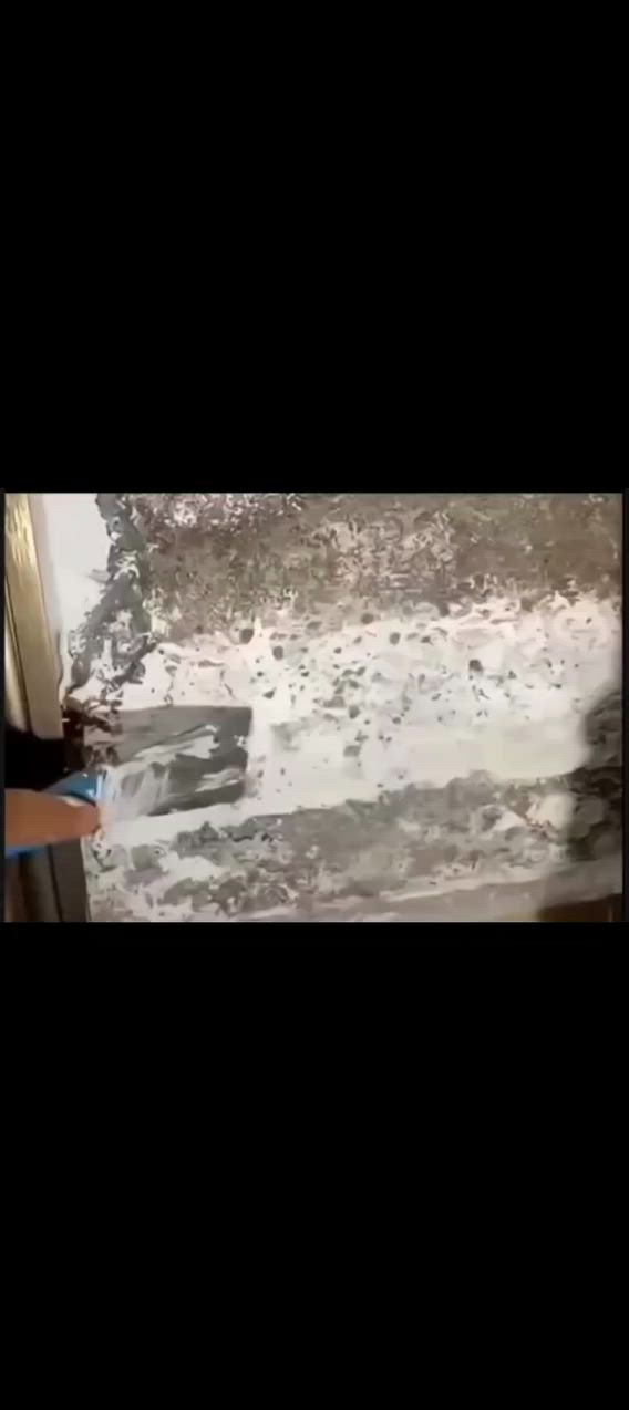 بسعر 5 آلاف دينار عراقي فقط! وداعاً لعيوب التشققات المزعجة في منزلك.
نقدم لك معجون إصلاح الجدران المقاوم للماء RAS من العلامة التجارية الشهيرة RAS – Italy، الحل الاحترافي والعملي المصمم خصيصاً كـ (Wall Mending Agent) لمعالجة وتجديد الحوائط بسرعة وكفاءة فائقة بوزن صافي 250 غرام.
🌟 لماذا تختار معجون RAS الإيطالي؟
علاج شامل للمشاكل الداخلية: مثالي لإصلاح المشاكل الشائعة في الجدران الداخلية، بما في ذلك التشققات، ثقوب المسامير، تقشر الطلاء، وتلف الجدران المختلف.
تركيبة آمنة وصديقة للبيئة: يتكون من مواد آمنة تماماً وعالية الجودة وهي الراتنج المائي (Water-Based Resin) وكربونات الكالسيوم (Calcium Carbonate).
مقاومة كاملة للماء: يتميز بخاصية مقاومة الماء لحماية جدرانك من الرطوبة والتلف المستقبلي.
سهولة وسلاسة في اللمسات الأخيرة: المعجون عملي وسهل الاستخدام للغاية، ويمنحك مرونة تامة في تسوية السطح وصنفرته بكل سهولة بعد الجفاف التام للحصول على مظهر ناعم ومثالي.
احصل عليه الآن وحافظ على أناقة ونظافة جدران بيتك بلمشة واحدة وبتكلفة اقتصادية!


**إذا كنت صاحب هذا الإعلان وتريد حذفه لأي سبب، رجاءا أرسل رسالة إلى الدعم الفني**