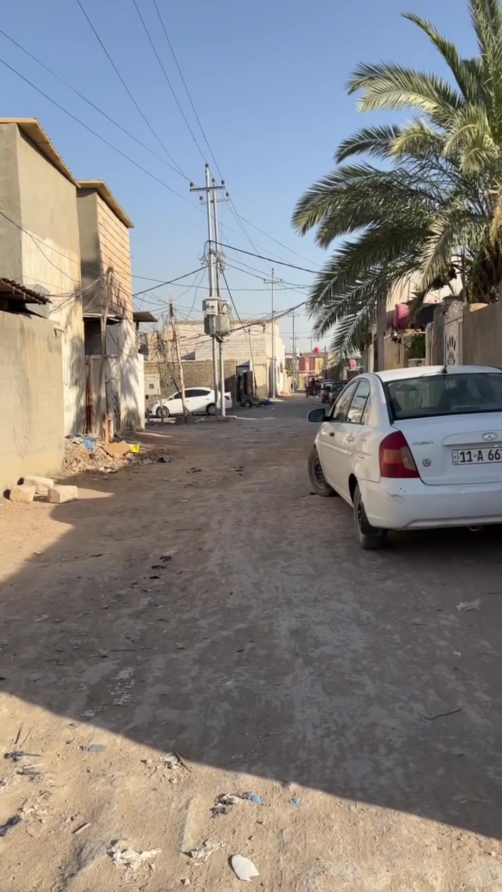 السلام عليكم عقار +عرصه مقابيله البيت للبيع
العنوان شارع المطار الجديد شارع مثلجات سنبله مجاور اسواق فدك 
الدار للبيع مساحه 300 متر)

+عرصه مقابيل البيت مساحه 200 متر 

ملاحضه البيت ينباع وحده العرصه متنباع وحدها او العرصه والدار سوه ينباعن 

البيت طابقين يحتوي على 5غرف 
4غرف مساحتهن 4ونص4x
والغرفه الخامسه 6x4 +حمام داخل الغرفه 
ساحه خلف البيت 50متر 
إبي ماي واصل الباب البيت 
كهرباء اسلاك محوله واصله للباب 
بناء جيري السقف عكاده الطابق الثاني عكاده فرمستون 
الدار مرقمه مشموله بطابو 
سعر الدار 65
سعر العرصه 20 
قابل للمفاوضه 
واتساب ***********
