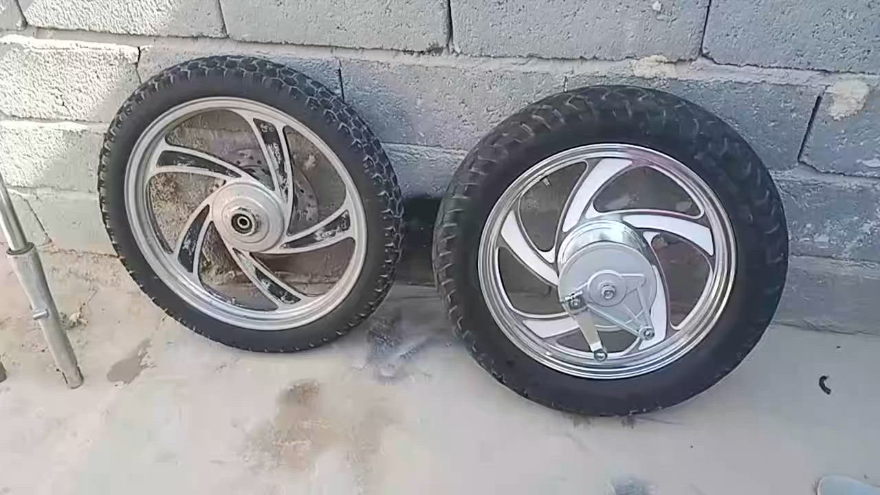 وياله امامي وخلفي صقر 
وماشه ودبلات البيع


**إذا كنت صاحب هذا الإعلان وتريد حذفه لأي سبب، رجاءا أرسل رسالة إلى الدعم الفني**