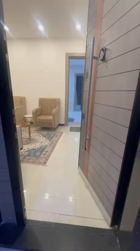 🏡 شقة مؤثثة بالكامل للإيجار في المنصور

✨ تحتوي على:
🛏️ غرفة نوم
🛋️ صالة
🍽️ مطبخ
🚿 صحيات

✅ مؤثثة بالكامل
✅ أثاث مودرن وحديث
📍 الموقع: المنصور – خلف مول المنصور مباشرة

💰 سعر الإيجار: 1000 دولار شهرياً

📞 للاستفسار والتواصل:***********
