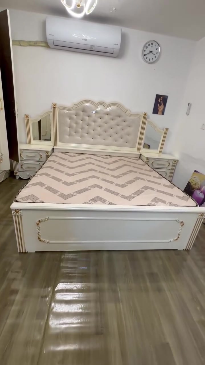 السلام عليكم    غرفة نوم للبيع مستخدمه قليل 
مستعجل على بيعتههه. 
الغرفه عراقية صاج. وكلش جبيره وراقية 
كنتور  وملحق 8خانات
الشراي يدخل خاص او يتصل 

***********
