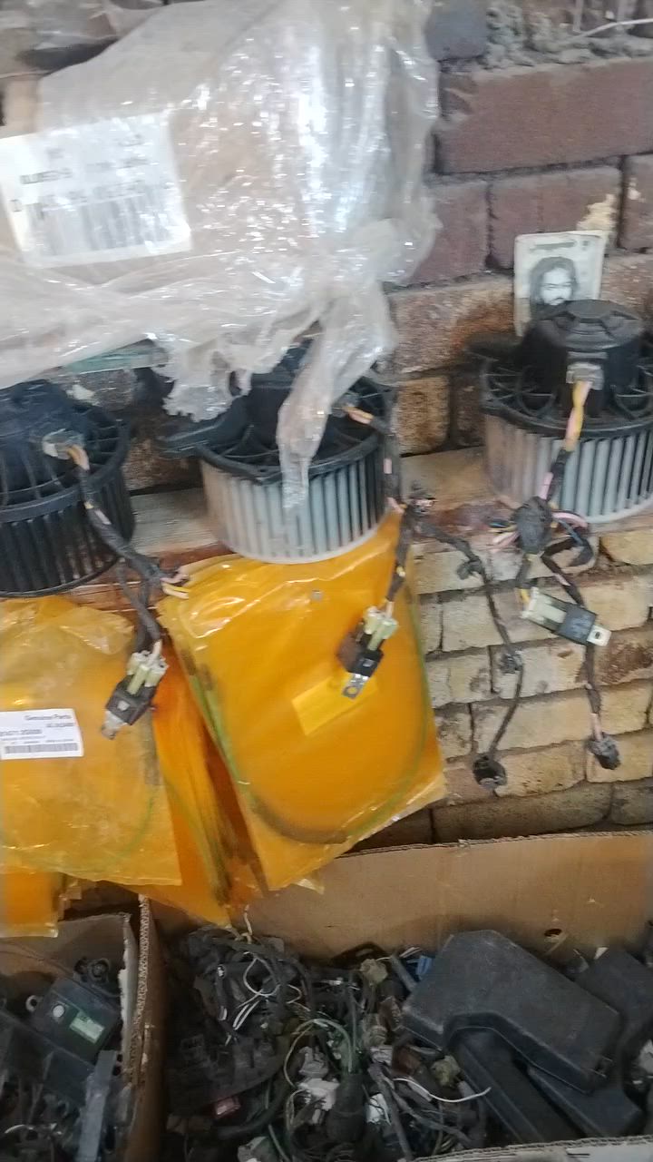 فان  كورري   حاويه سعر القطعه 20    عدد 8  شلعه  ع 20


**إذا كنت صاحب هذا الإعلان وتريد حذفه لأي سبب، رجاءا أرسل رسالة إلى الدعم الفني**