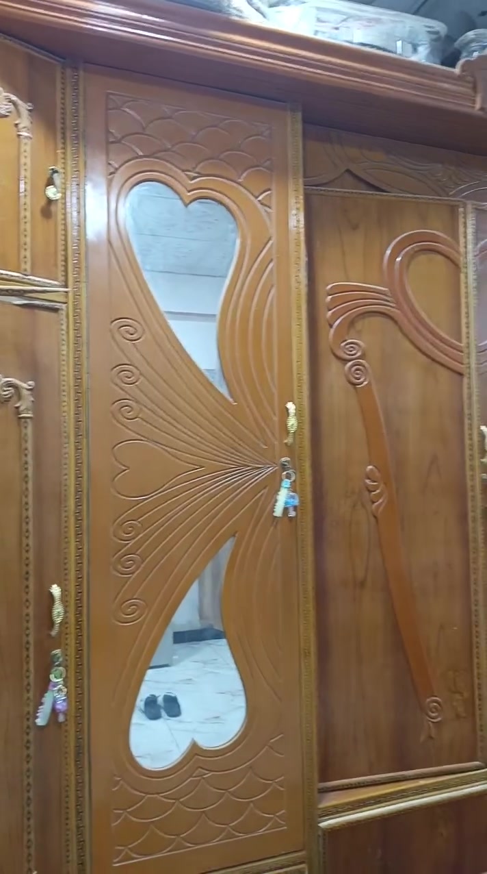 لبيع سعر 600الف اتصل ع هذا رقم ***********استخدمه نضيف كلش داخله
