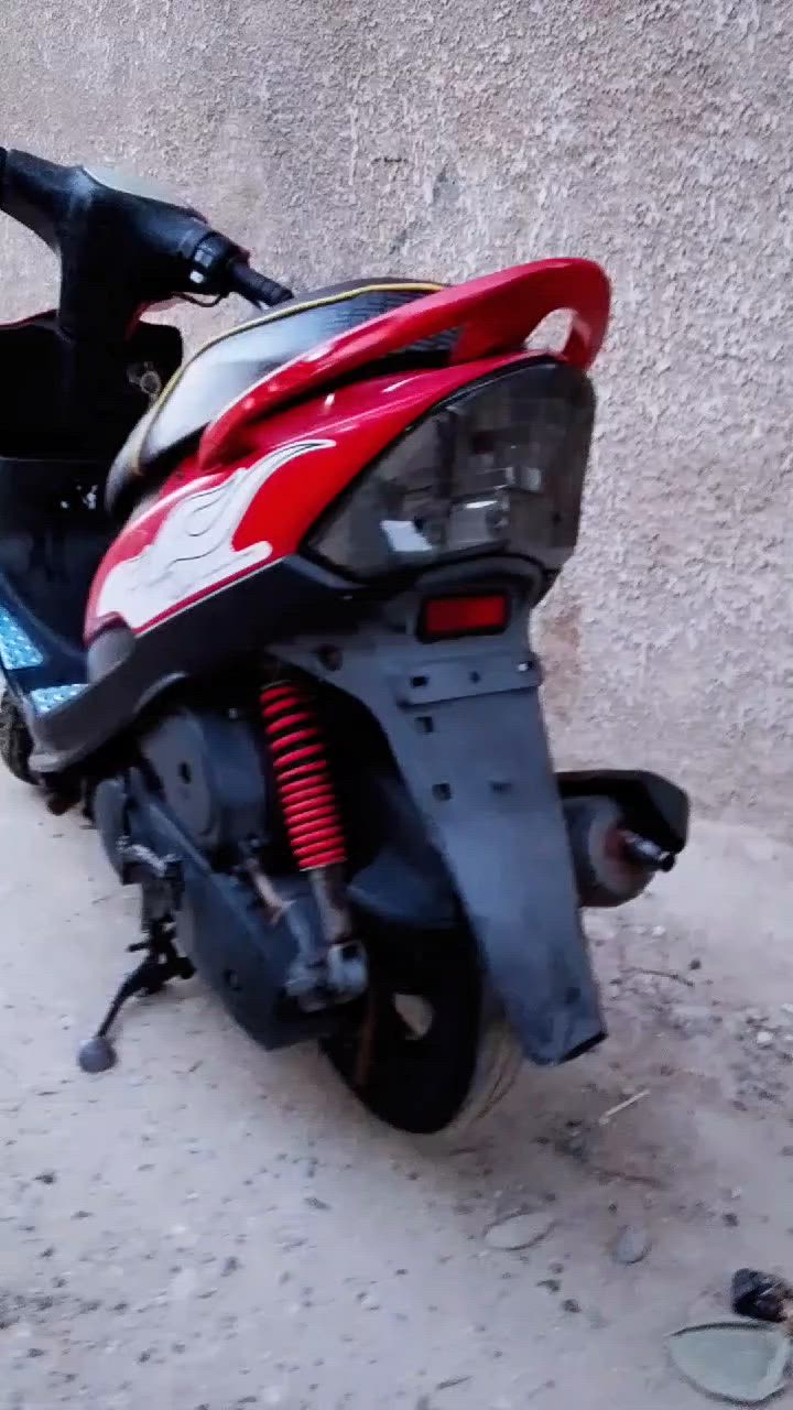 ماكس عدله نضيفه ومرتبه عوزه بس كابريتر سعر 600 عنون بغداد بلديات ***********
