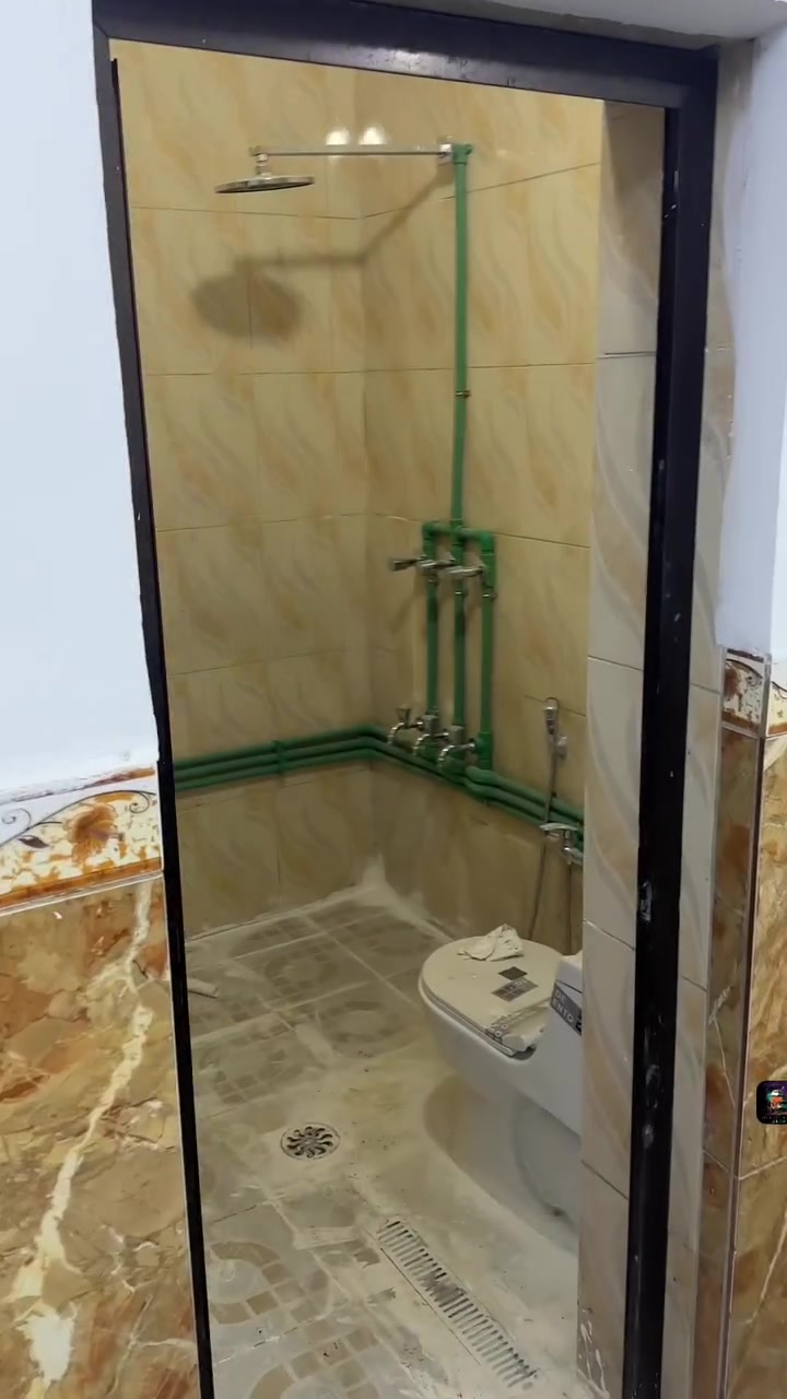 دار لليجار مساحه ٦٠متر طابق ارضي يتكون من مطبخ +خدمات +حولي +غرفه +سطح الموقع في حي الجوادين شارع جامع مام الرضه لاستفسار ***********متواجد واتساب
