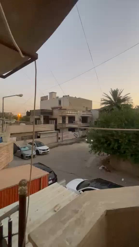 🏡 شقة نظام بيت للإيجار – حي الزهور 🏡
✨ فرصة مميزة للسكن العائلي

🔹 غرفتين نوم
🔹 صالة
🔹 مطبخ
🔹 صحيات
🔹 سطح كامل خاص بالشقة

📍 الموقع: حي الزهور
🏢 الطابق الأول
💰 سعر الإيجار: 750,000 دينار شهرياً

📞 للاستفسار والتواصل:***********
