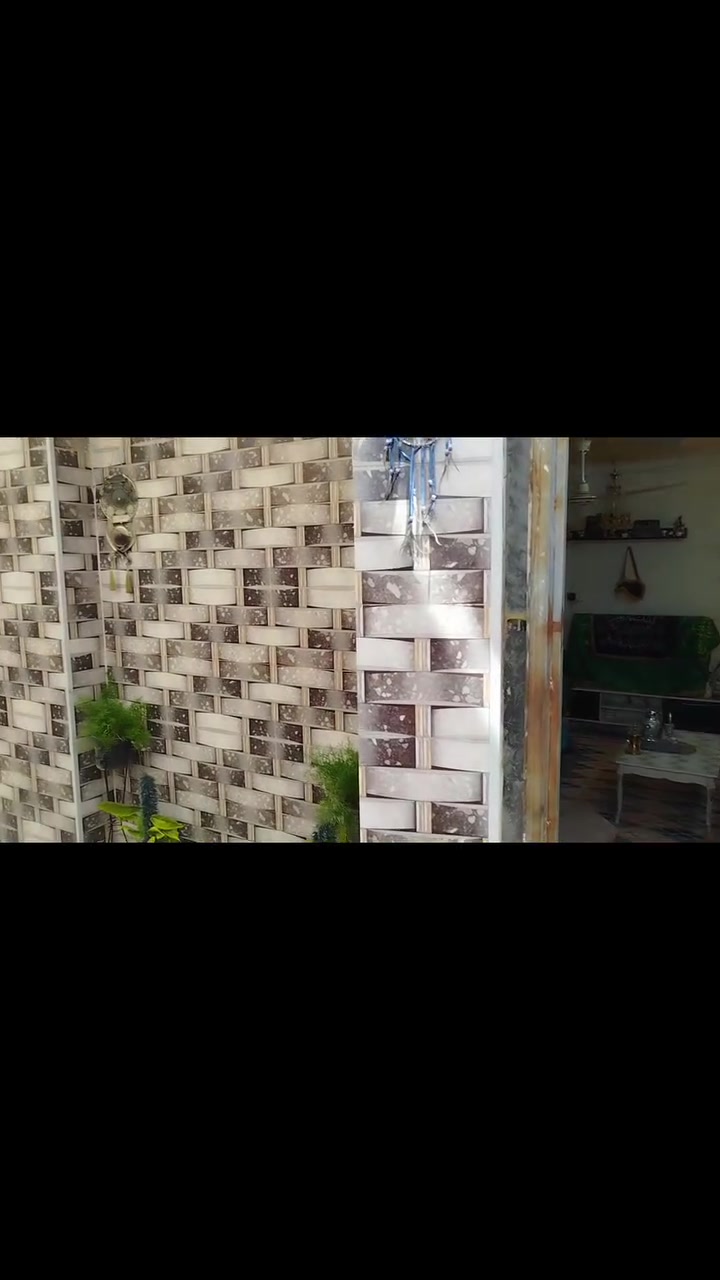 يوجد دار سكن في بغداد /البلديات /حي الزهراء/الاستكشافات النفطيه سابقا عشوائيات المساحه 170متر مكون من طابقين /التفاصيل
الطابق الارضي مكون من كراج كبير وصحيات مشتركه +استقبال يباع مع محتوياته.تخم قنفات حديث مع ميز بلازمه حديث مع سبلت عمودي جديد مع طبلات عدد 7 مع مكتبه+مطبخ يحتوي على كاونتر كبير طابقين وغسلاتة اوانئ معروضات ضمن البيع+صاله صغيره+غرفتين واحده تحتاج إلى ترميم مثل صبغ+صحيات داخليه +درج حديث الانشاء .
الطابق الثاني..غرفه+صاله+مخزن صغير+ساحه مسقفه .
الدار ركن متوفره فيها الخدمات كافه انتر نيت+مجاري +خطين ماء+أما التبليط أن شاء الله قريب مرصوده المبالغ وعن قريب .
الدار ركن على شارع رئيسي وفرعي تبعد عن منطقة الحبيبيه 600متر تقريبا
الاستفسار الاتصال على الرقم ***********
ملاحظه/ اتعهدومكاتبه خارجيه فقط عن المطالبات العشائريه 
السعر خاص او عند المشاهده
يوجد دار سكن في بغداد /البلديات /حي الزهراء/الاستكشافات النفطيه سابقا عشوائيات المساحه 170متر مكون من طابقين /التفاصيل / أو مراوس
