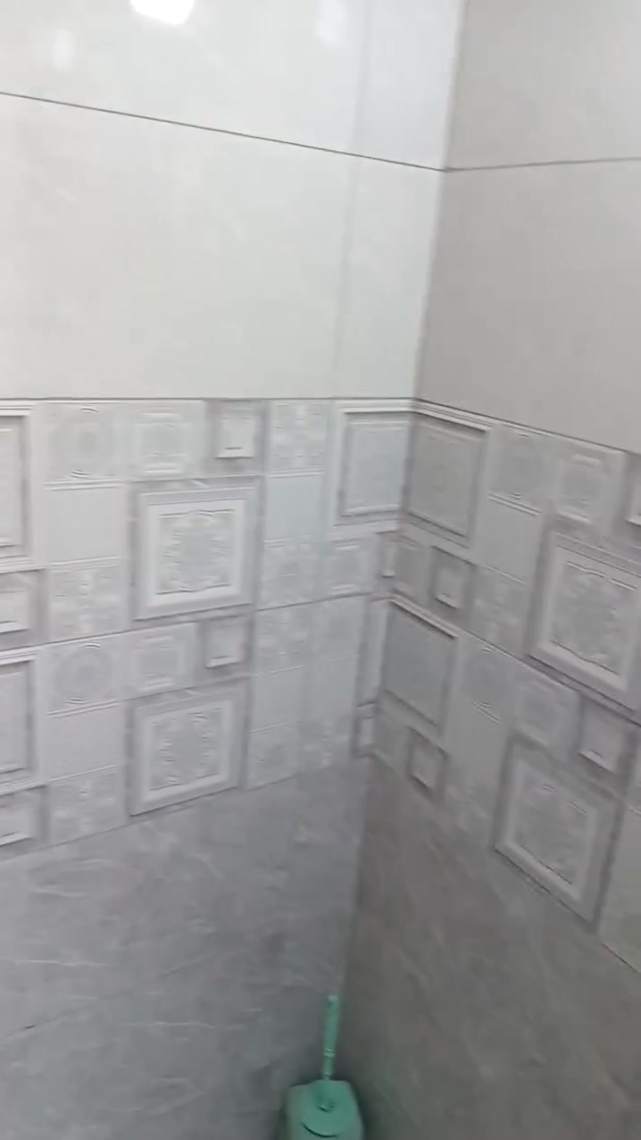 من رخصة الادمن المحترم بيت للبيع طابو زراعي سند٢٥ بناء طابوك جديد #أو الإيجار تقاطع النهروان قريه ٨ قريب من التقاطع كول الخدمات موجوده جاهز للسكن كولشي متوفر اذا تريد آجار #شرط كون عائلة صغيرة ومرتبه ونظيفه ***********
